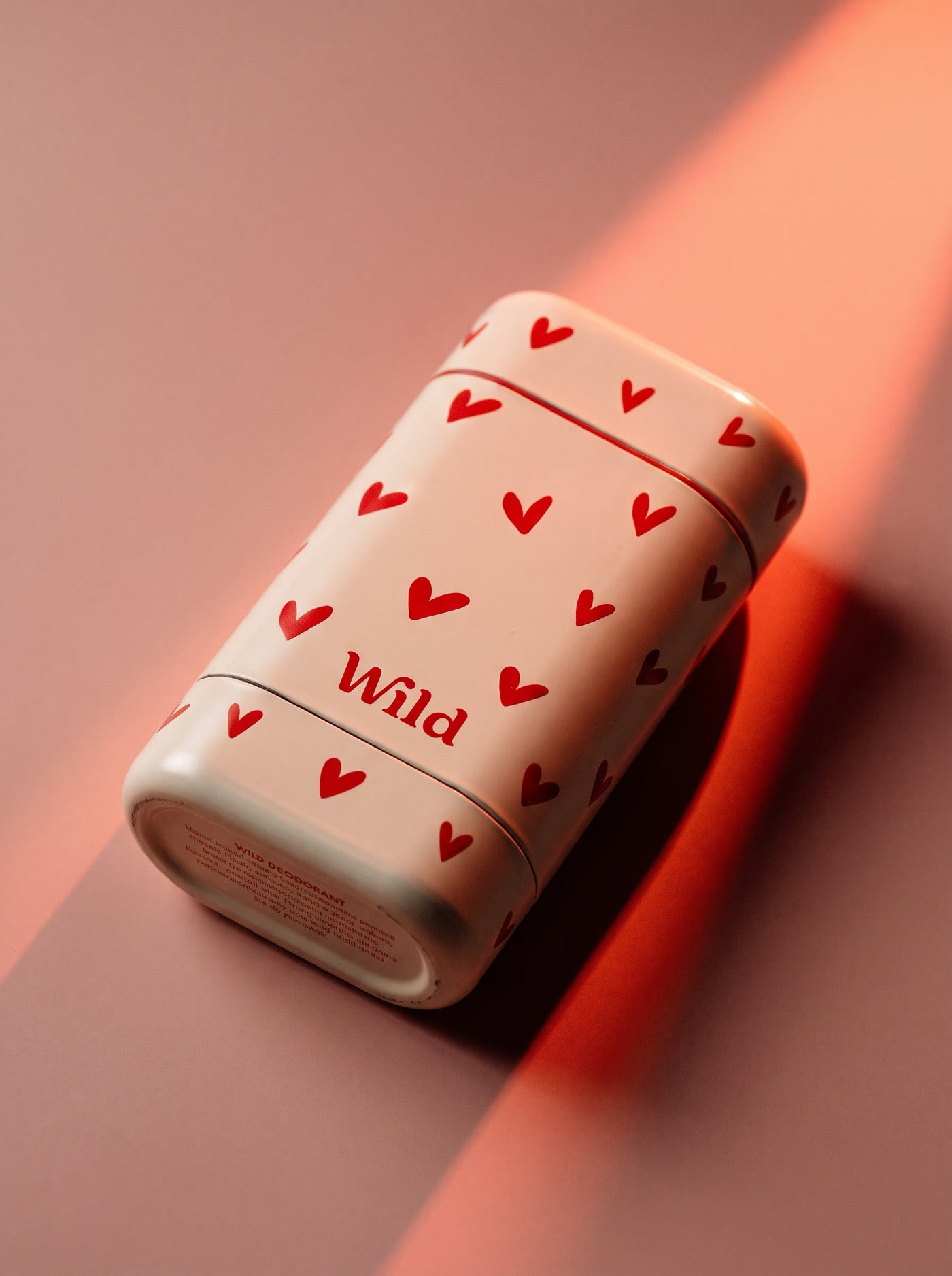 Wild deodorant — produktový vizuál